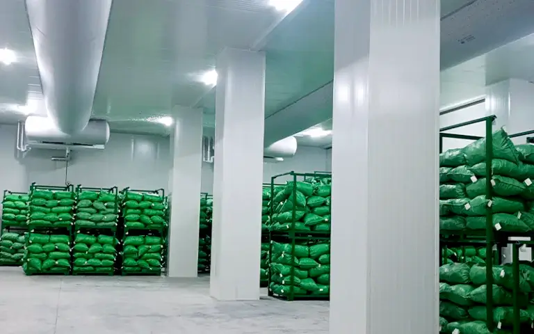 Frozen raw material warehouse